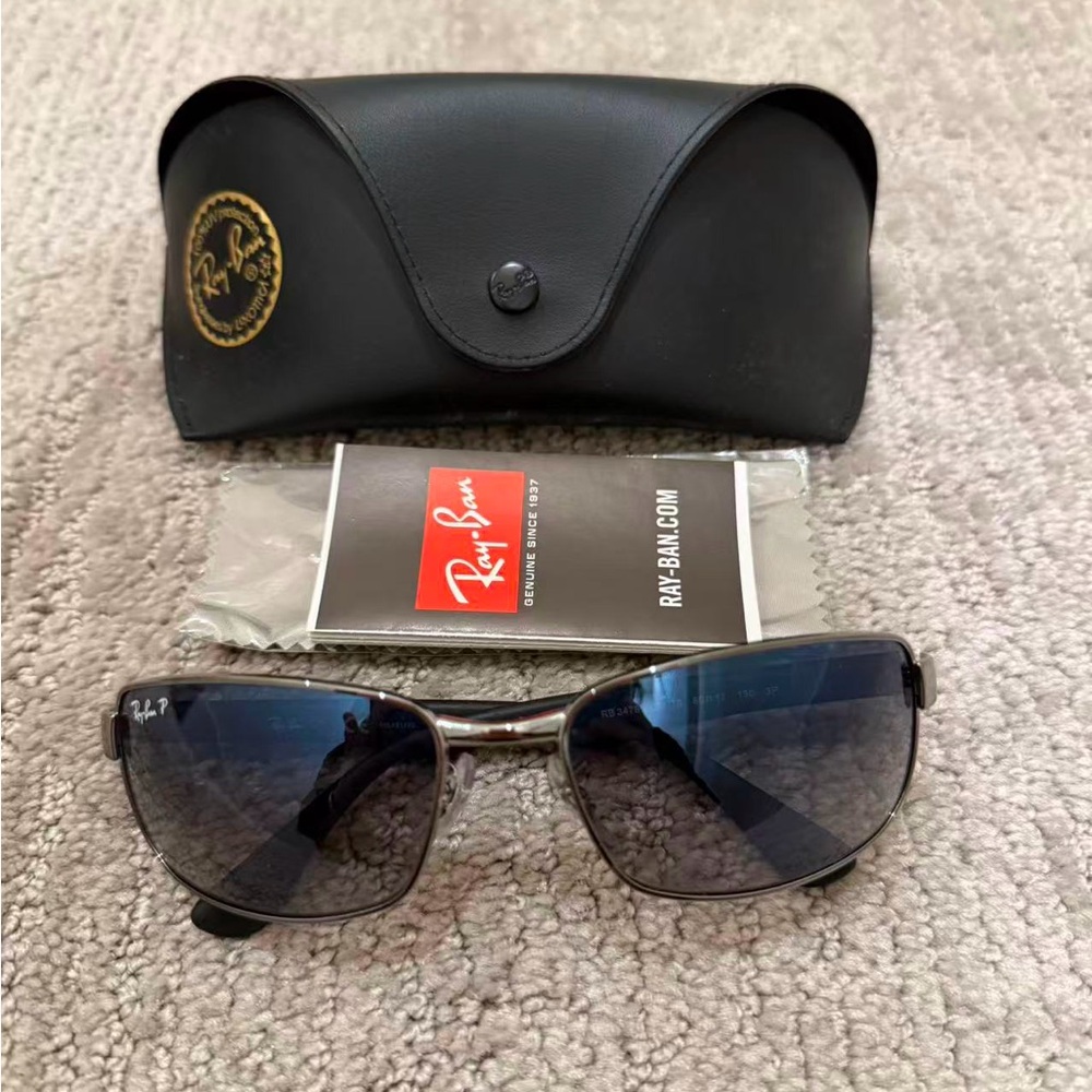 Ray-Ban Black Sunglasses